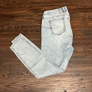NWOT Acid Wash Bombshell Skinny Jeans
